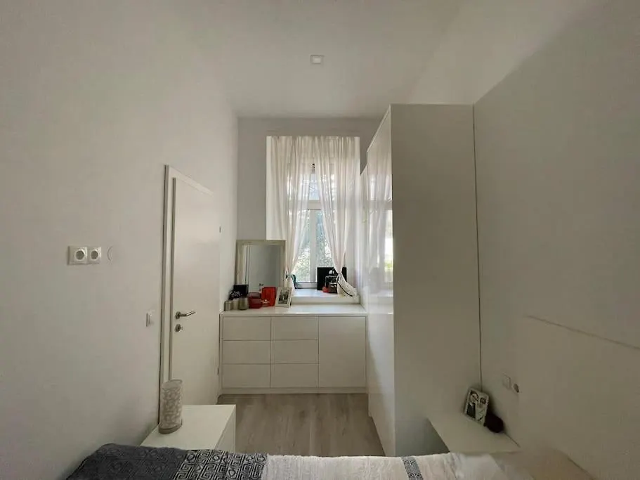 Stayin - Elegant Design Apartment With Garden Wien